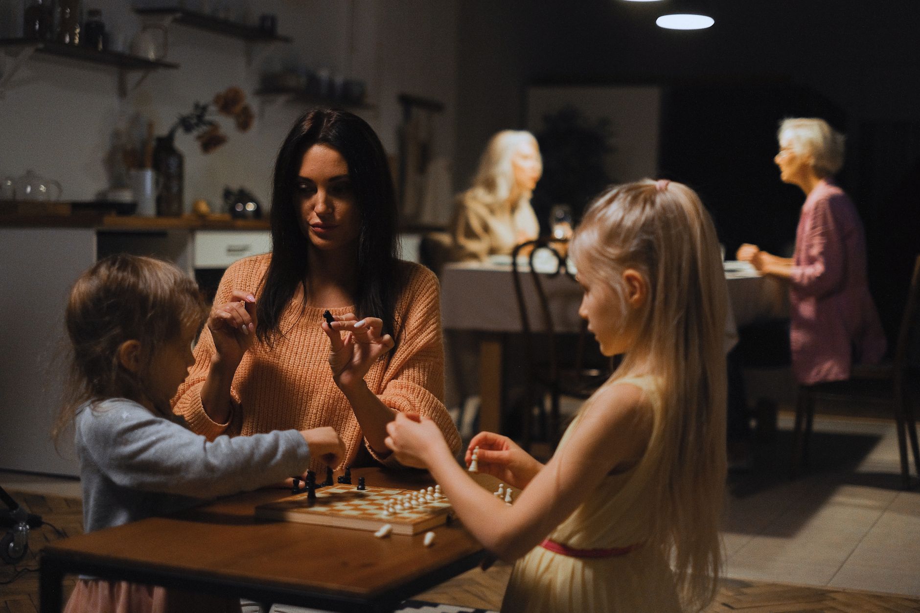 Enfants qui jouent sans écran
